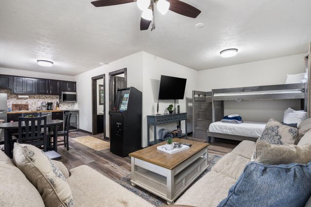 5422 State Hwy 265, Cottage 6, Branson, MO 65616