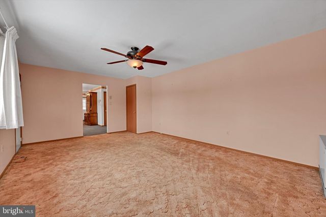 703 E CHESTNUT ST, Hegins, PA 17938