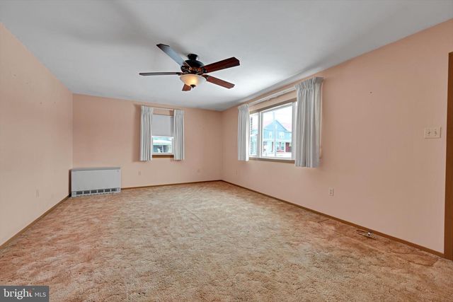 703 E CHESTNUT ST, Hegins, PA 17938