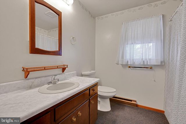 703 E CHESTNUT ST, Hegins, PA 17938