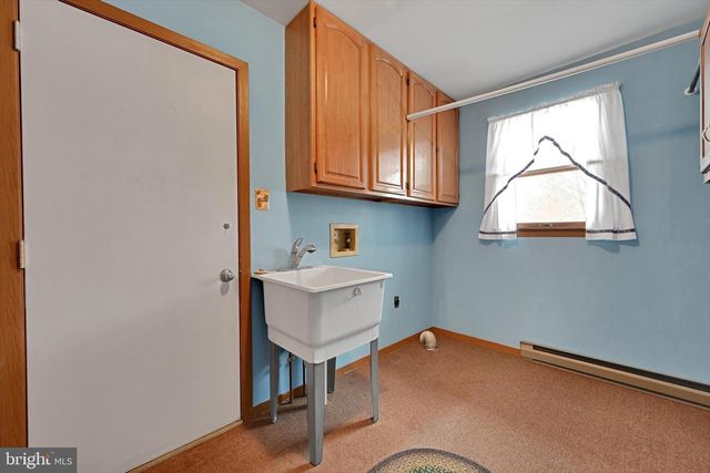 703 E CHESTNUT ST, Hegins, PA 17938