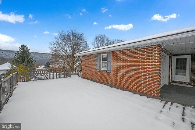 703 E CHESTNUT ST, Hegins, PA 17938