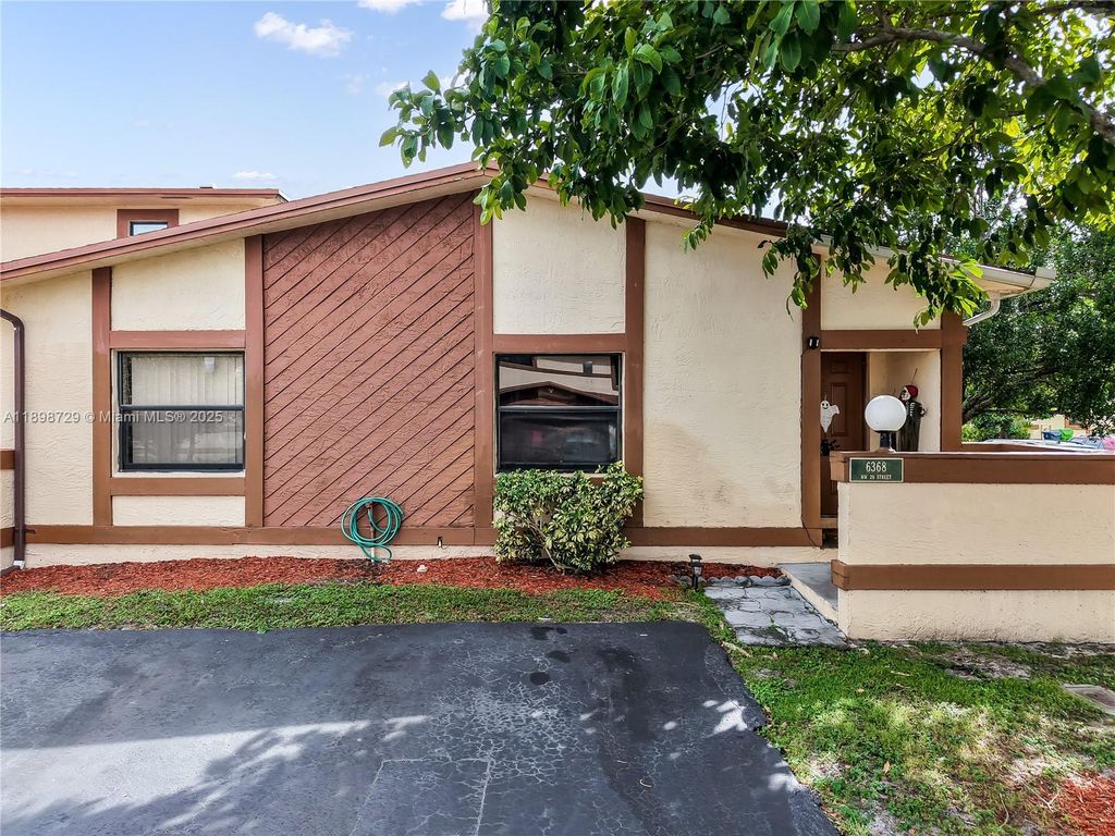 6368 NW 29th St, Sunrise, FL 33313