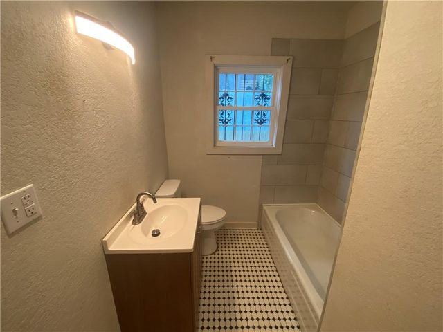 560 Michigan Avenue, Mobile, AL 36604