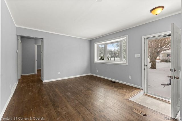 7140 Elm Street, Taylor, MI 48180