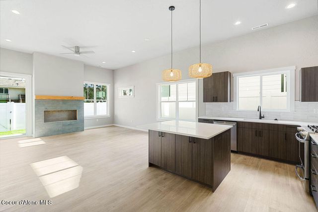 7374 N Breaux Dr, Coeur D'alene, ID 83815