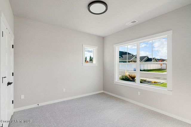 7374 N Breaux Dr, Coeur D'alene, ID 83815