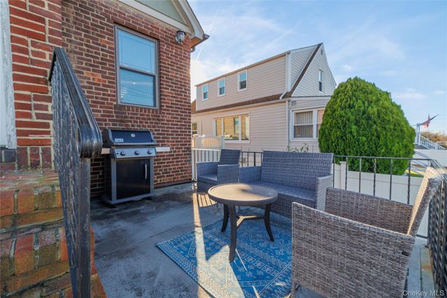 57 Island Parkway, Island Park, NY 11558