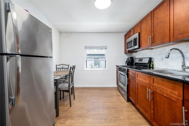 57 Island Parkway, Island Park, NY 11558