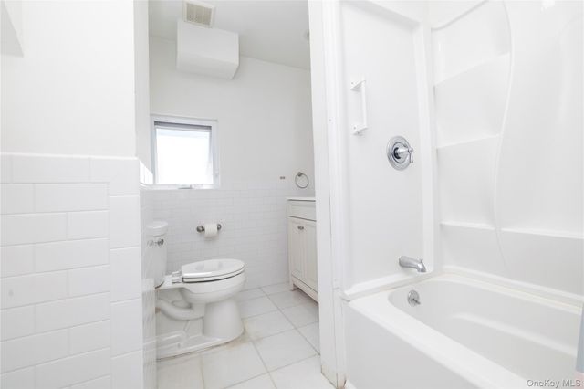 57 Island Parkway, Island Park, NY 11558