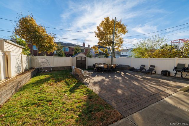 57 Island Parkway, Island Park, NY 11558
