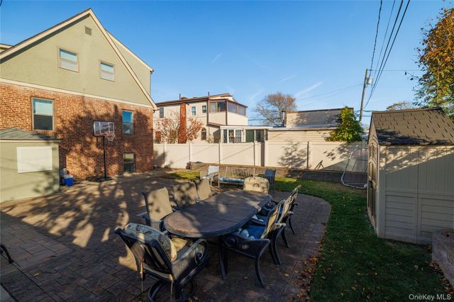 57 Island Parkway, Island Park, NY 11558