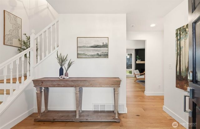 649 Washington Place SW, Mukilteo, WA 98275