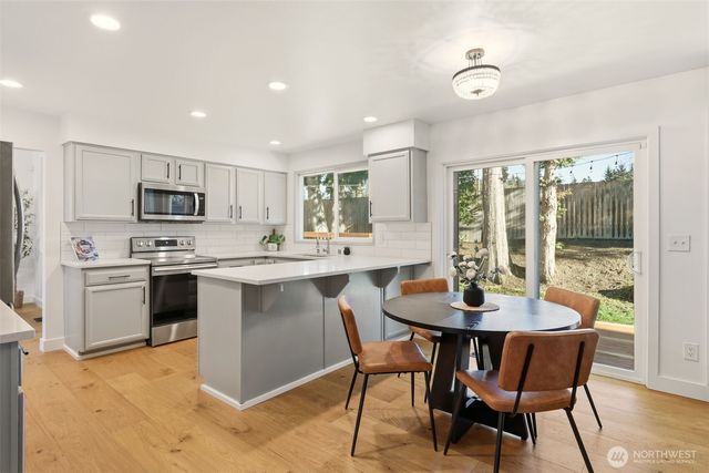 649 Washington Place SW, Mukilteo, WA 98275