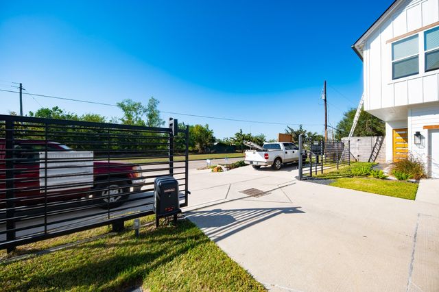 1860 W Tidwell Road, Houston, TX 77091