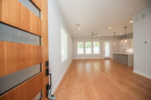 1860 W Tidwell Road, Houston, TX 77091