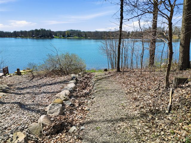 15359 N Clear Lake Drive, Big Rapids, MI 49307
