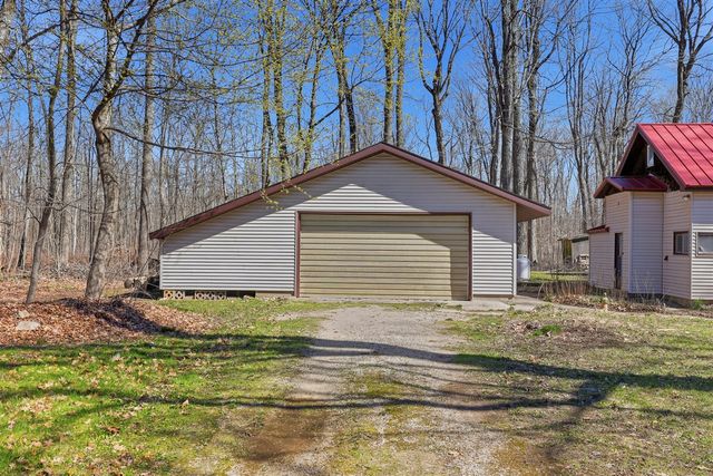 15359 N Clear Lake Drive, Big Rapids, MI 49307
