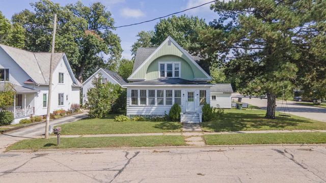 630 MILL STREET, Manawa, WI 54949