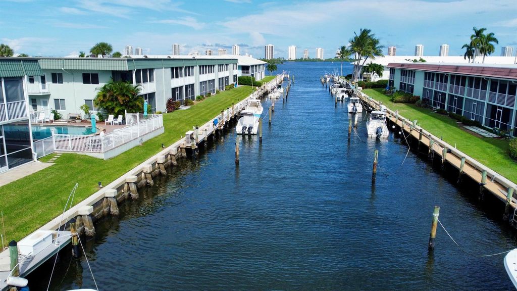 120 Wettaw Lane 210, North Palm Beach, FL 33408