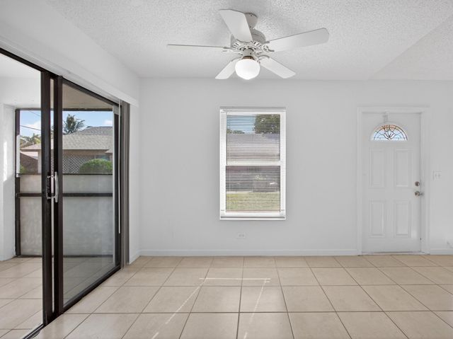 2548 Ida Way 3a, West Palm Beach, FL 33415