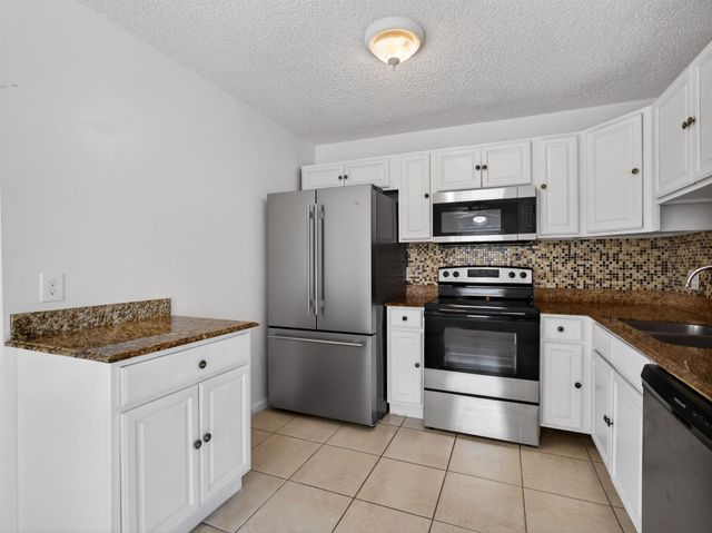 2548 Ida Way 3a, West Palm Beach, FL 33415