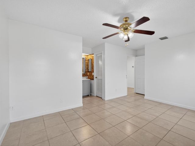 2548 Ida Way 3a, West Palm Beach, FL 33415