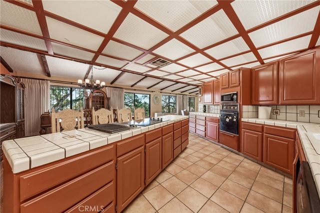 9196 Upper Lake Lucerne Rd, Upper Lake, CA 95485