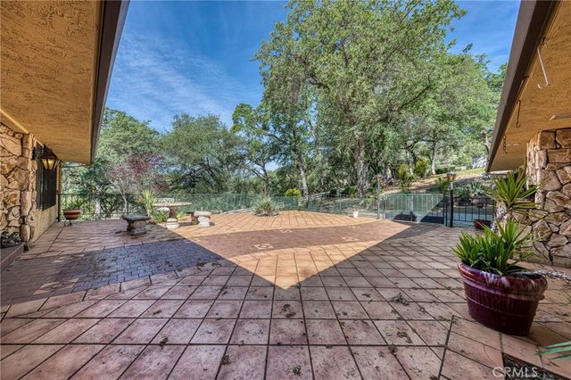 9196 Upper Lake Lucerne Rd, Upper Lake, CA 95485