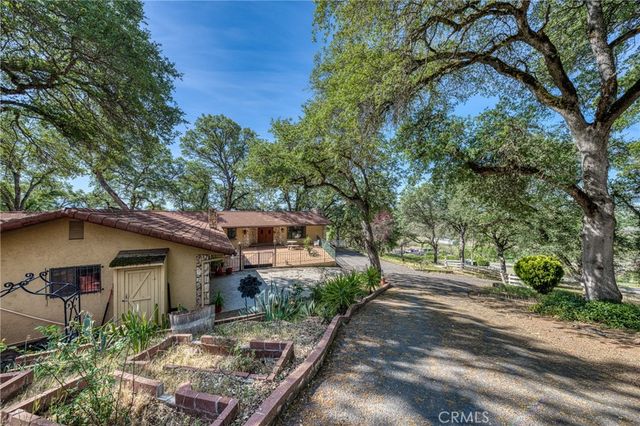 9196 Upper Lake Lucerne Rd, Upper Lake, CA 95485