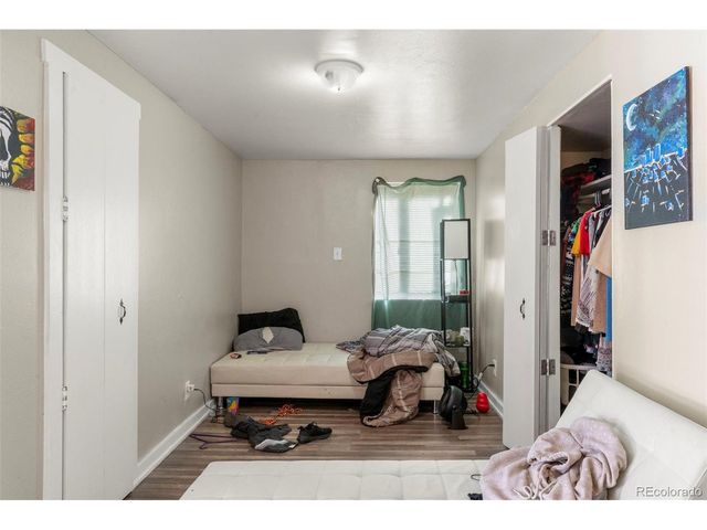 1558 Dallas St, Aurora, CO 80010