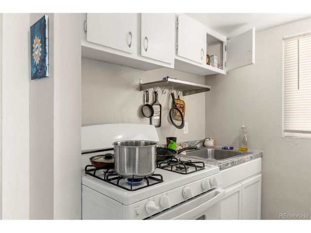 1558 Dallas St, Aurora, CO 80010