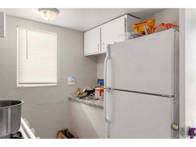 1558 Dallas St, Aurora, CO 80010