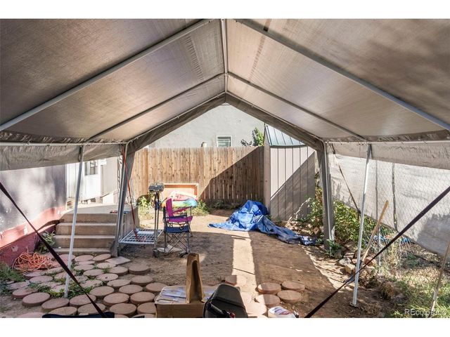 1558 Dallas St, Aurora, CO 80010