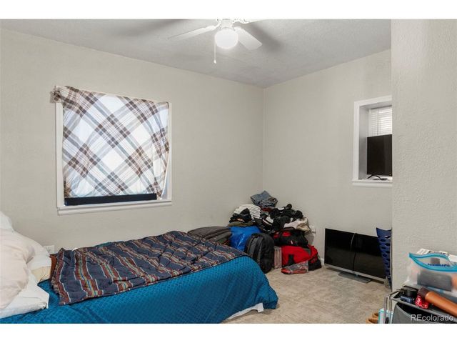 1558 Dallas St, Aurora, CO 80010