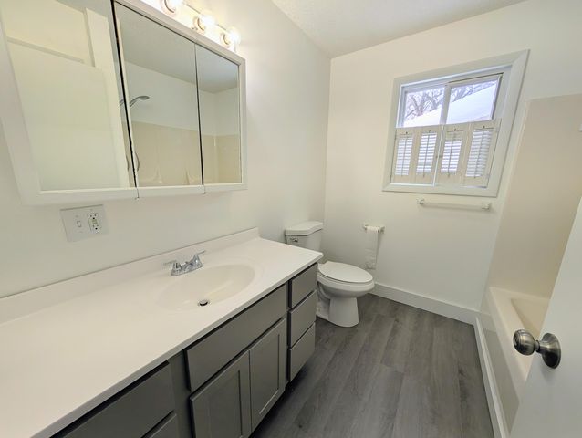 2943 Austin Street, Norton Shores City, MI 49444