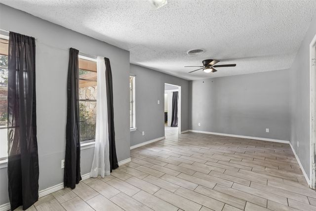 6153 Walla Avenue, Fort Worth, TX 76133