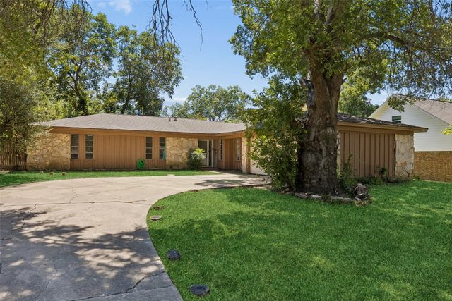 6153 Walla Avenue, Fort Worth, TX 76133