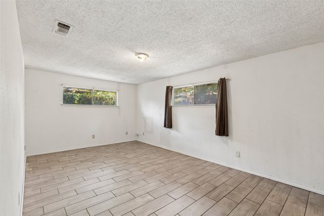 6153 Walla Avenue, Fort Worth, TX 76133