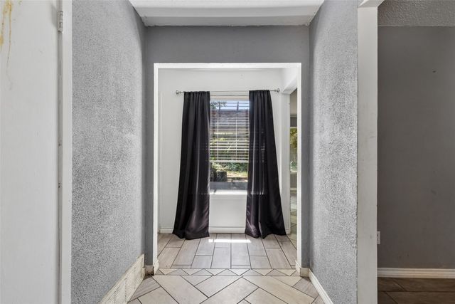 6153 Walla Avenue, Fort Worth, TX 76133