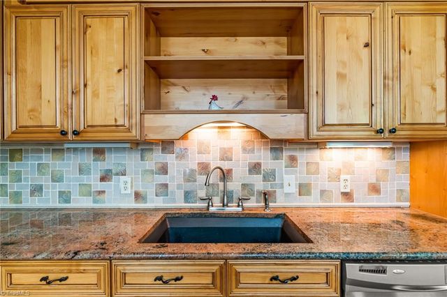 900 Teague Road, Winston-salem, NC 27107