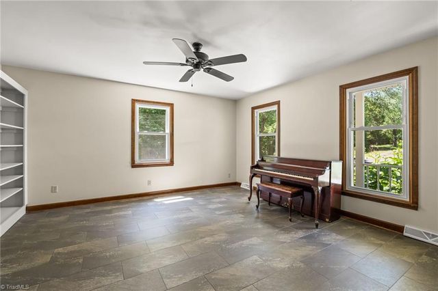 900 Teague Road, Winston-salem, NC 27107