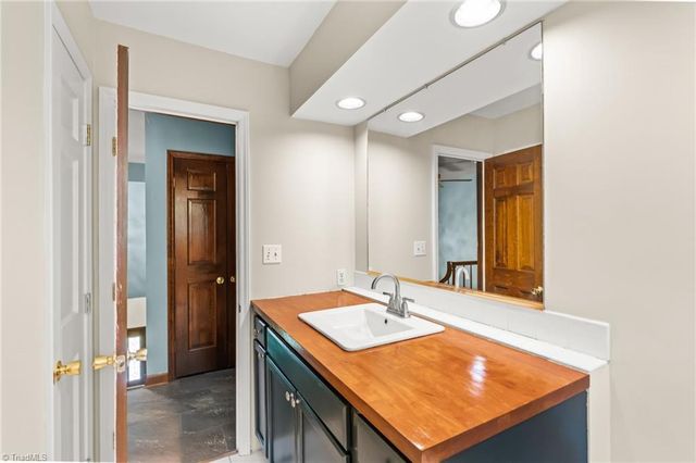 900 Teague Road, Winston-salem, NC 27107