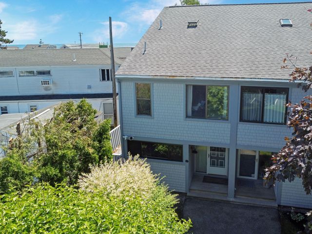 951 Ocean Blvd Unit 1, Hampton, NH 03842