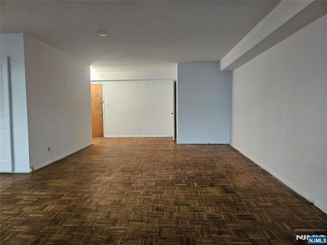 2185 Lemoine Avenue 3C, Fort Lee, NJ 07024