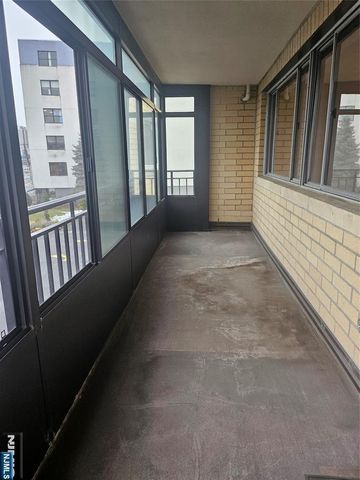 2185 Lemoine Avenue 3C, Fort Lee, NJ 07024