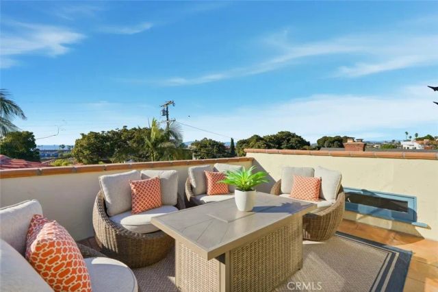 616 S Gertruda Avenue, Redondo Beach, CA 90277