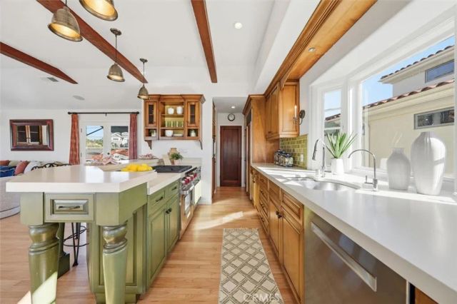 616 S Gertruda Avenue, Redondo Beach, CA 90277