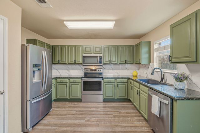 8808 Valley River Drive, Fort Worth, TX 76244