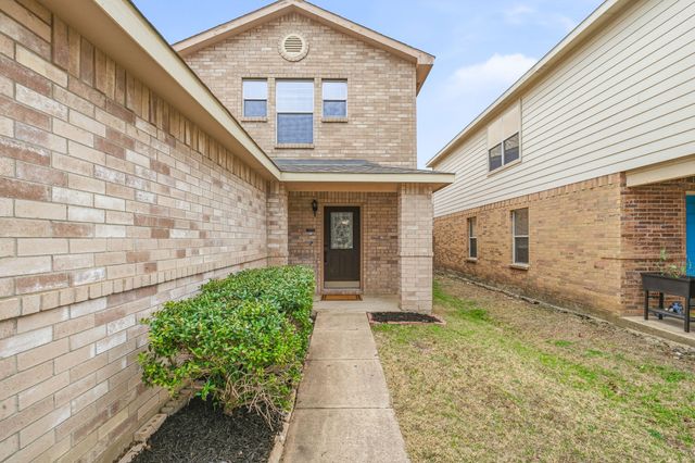 8808 Valley River Drive, Fort Worth, TX 76244